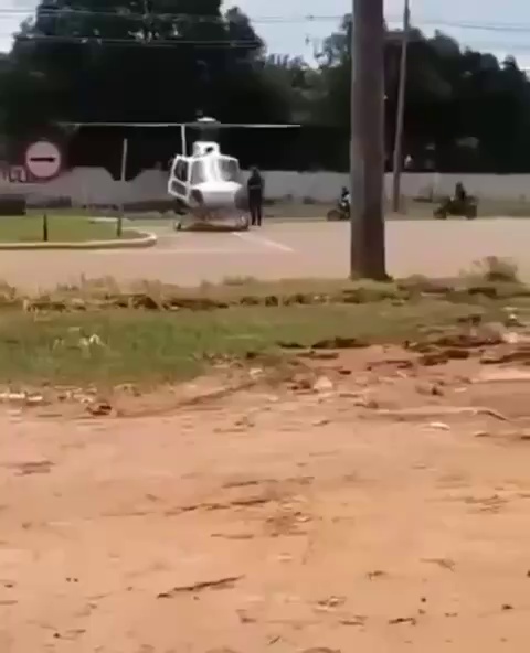 helicopter met truck